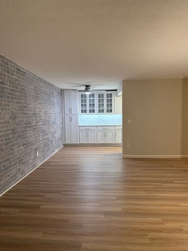 Foto del edificio - 9400 Old Cedar Ave S