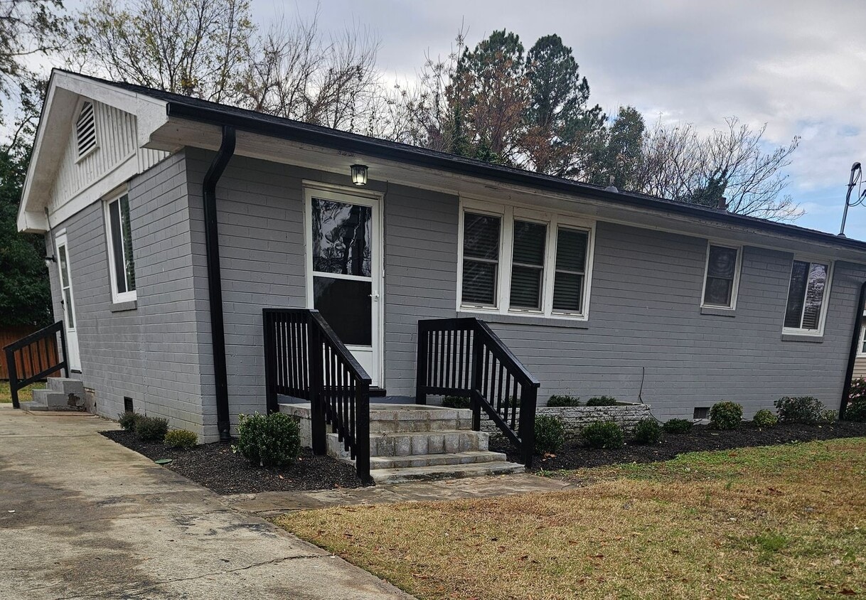 Foto principal - 732 Elvie St S