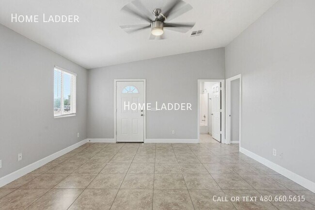 Foto del edificio - 1724 W Carol Ave