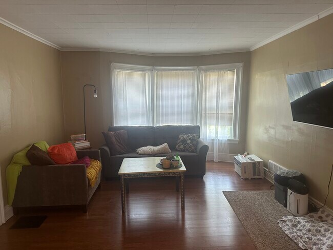 Living room - 22 Tremaine Ave