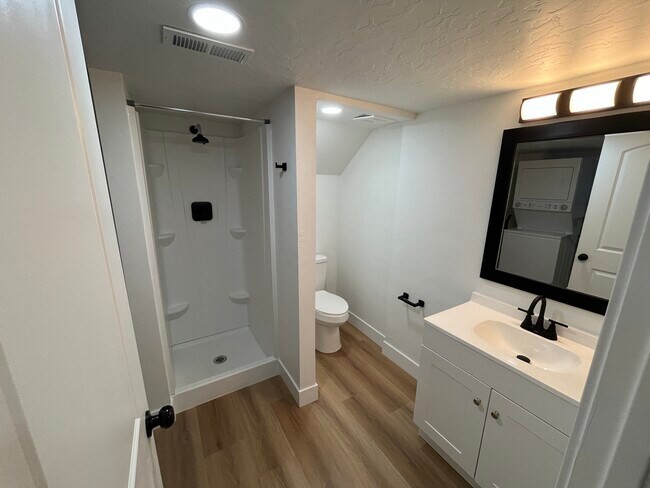 Baño - 3375 S 5225 W