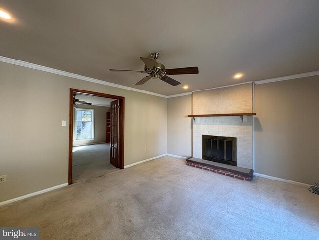Building Photo - 902 Kirby Dr
