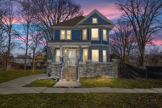 Building Photo - 275 Woodland St