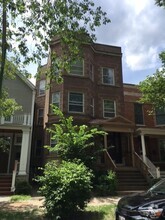 Building Photo - 3716 N Paulina St