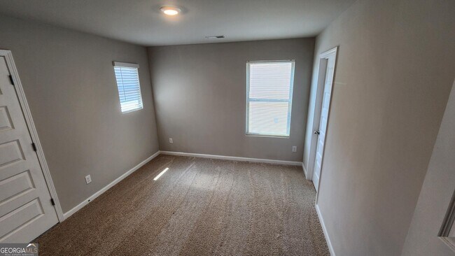 Foto del edificio - 2612 Lovejoy Crossing Dr