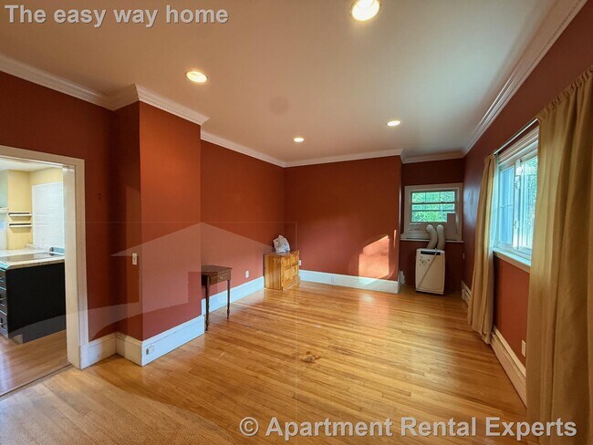 Building Photo - 11 Beech St