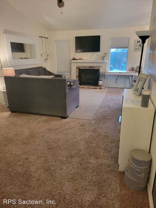 Building Photo - 3 br, 2 bath House - 8374 Chevalier Way