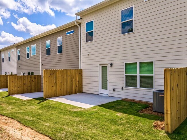 Building Photo - 235 Pinnacle Wy