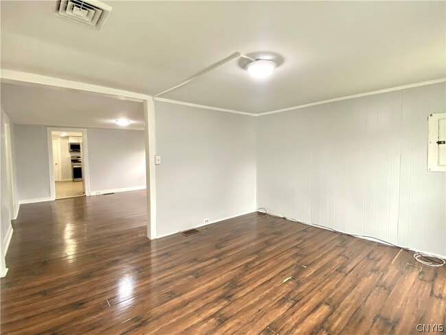 Building Photo - 17 Florence St