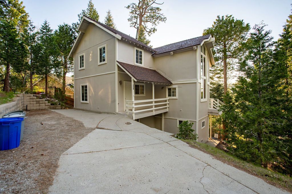 Primary Photo - 521 Pioneer Rd