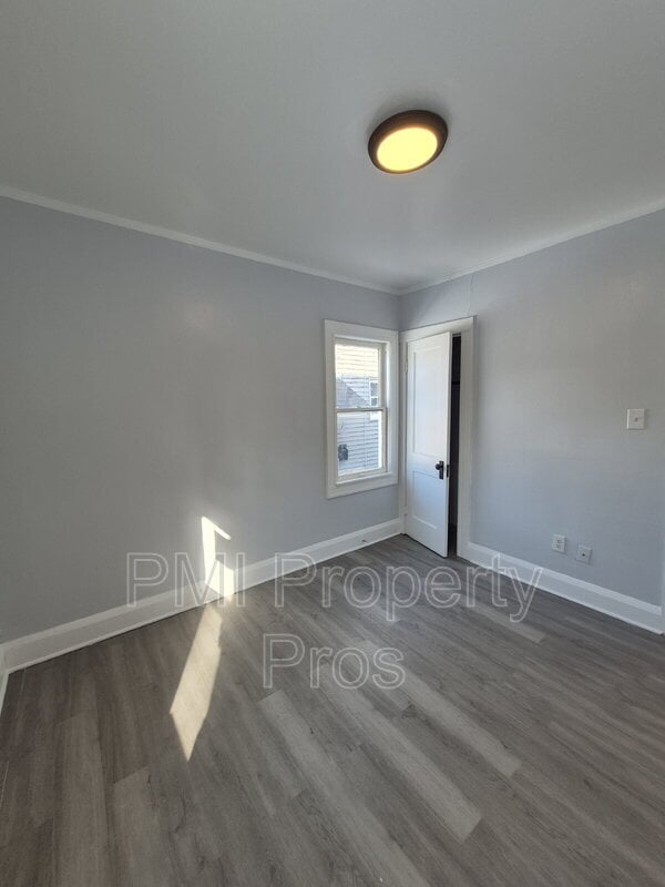 Building Photo - 2517 W Hadley St