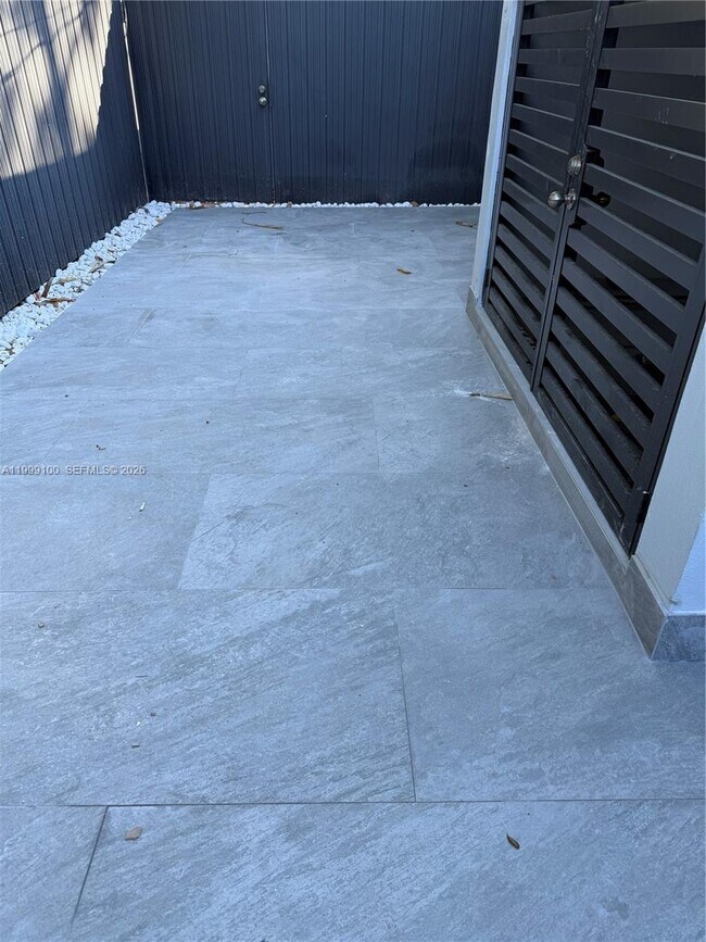 Foto del edificio - 423 NW 32nd Pl