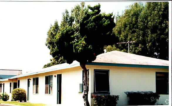 Building Photo - 1811-1817 Placentia Ave
