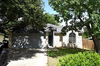 Building Photo - 240 Briarstone Dr