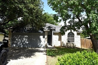 Building Photo - 240 Briarstone Dr