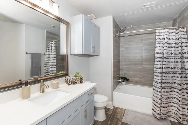 A1Q bathroom.jpg - Reagan at Bear Creek