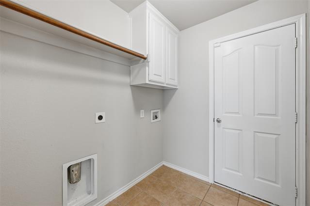 Building Photo - 9028 Manana St