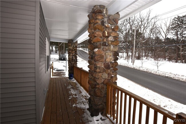 Foto del edificio - 137 Genesee St