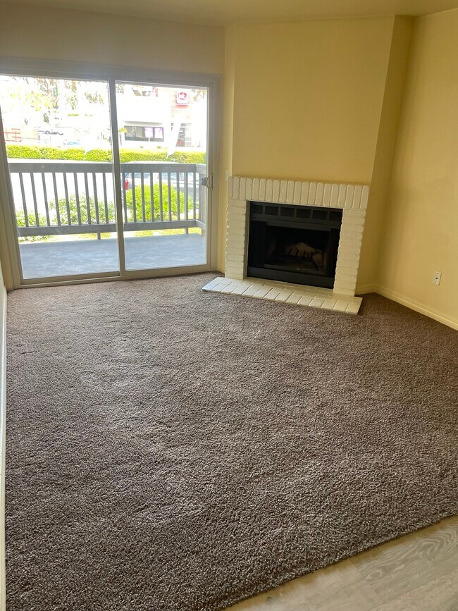 Building Photo - 2930 Alta View Dr