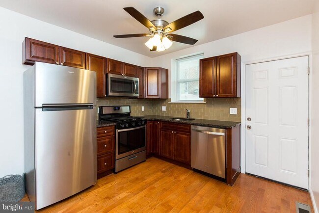 Foto del edificio - 2215 S Hicks St