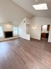 Building Photo - 1527 Hood Rd