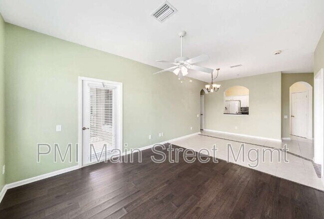 Foto del edificio - 580 Brantley Terrace