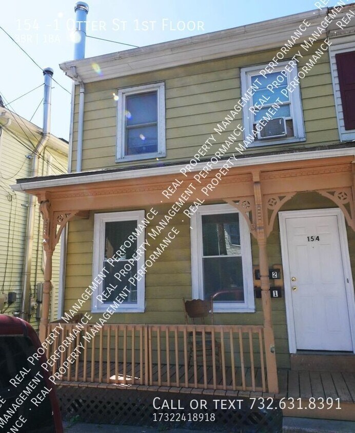 Primary Photo - Renovated 2/3 BR New Kitchen & Appliances