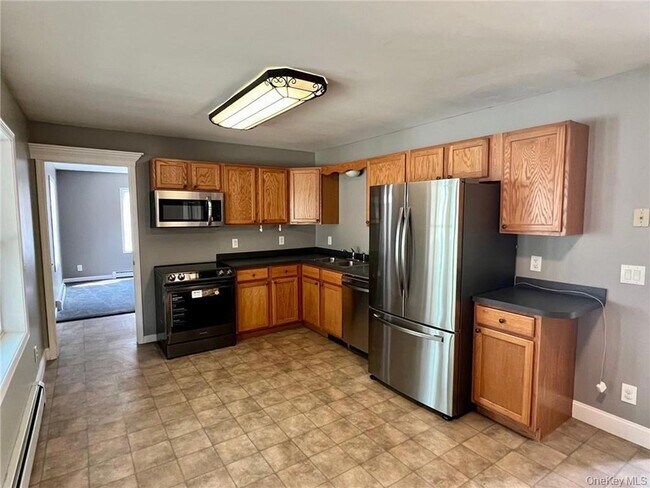 Foto del edificio - 492 Midland Lake Rd