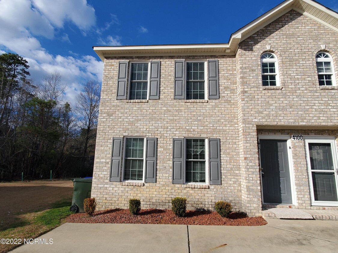 Primary Photo - 4100 Brook Creek Ln