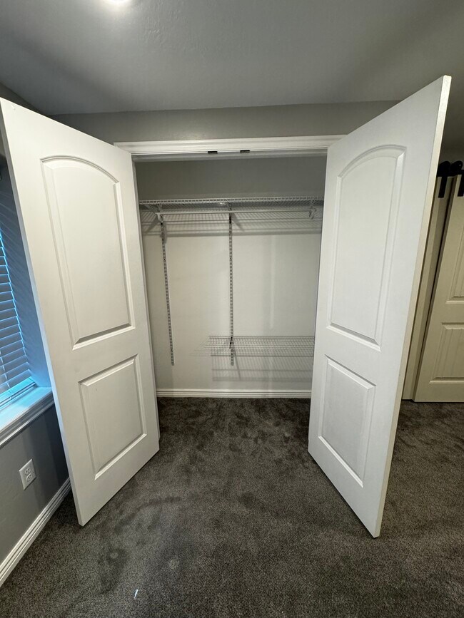 Foto del edificio - 43 E Argyle Way