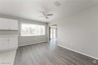 Building Photo - 6865 Appomattox Dr