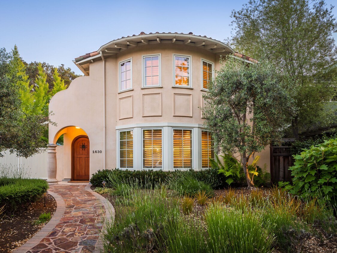 Foto principal - 1630 Portola Ave