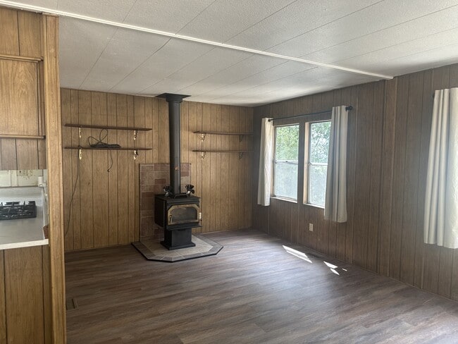 Building Photo - 40780 Jean Rd W