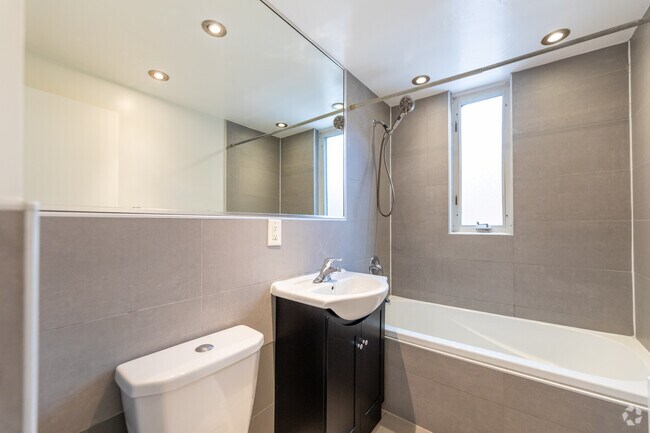 1BR, 1BA - Bathroom - 5,7 & 9 Stag Hill Drive