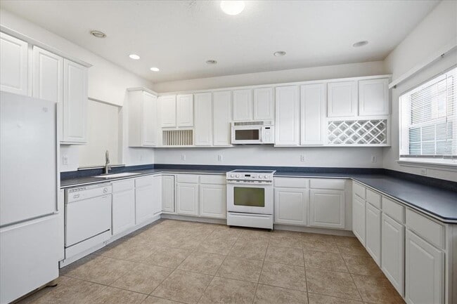 Foto del edificio - 17239 Chateau Pine Way