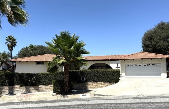 Building Photo - 16371 Chella Dr