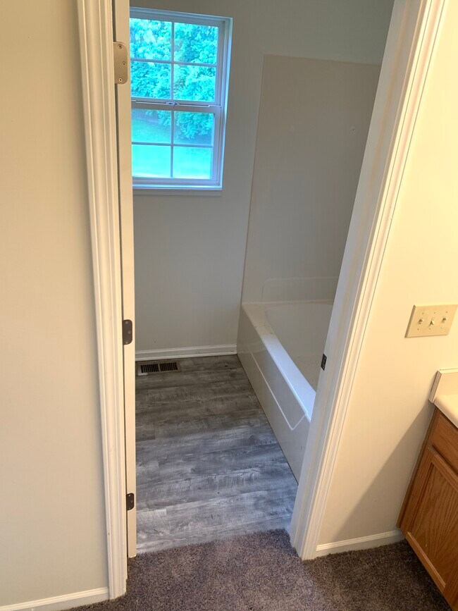 Bathroom- Master Suite - 5424 Nighthawk Dr