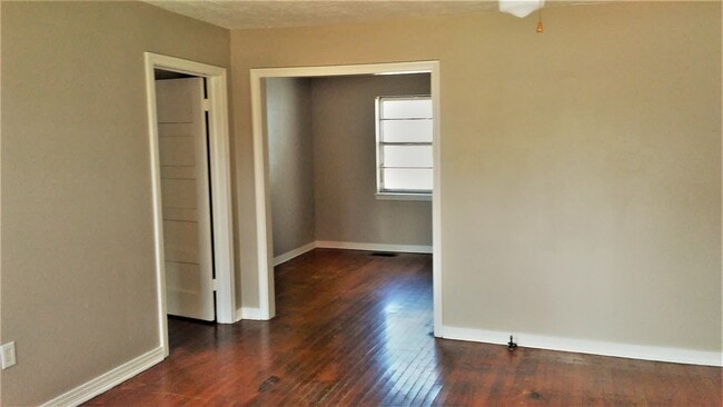 Building Photo - 15585 TX-36