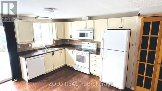 Photo du bâtiment - 21 Columbia Rd