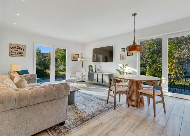 Foto del edificio - 7 Meadow Ln