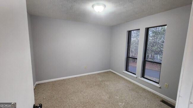 Foto del edificio - 6694 Live Oak Ln