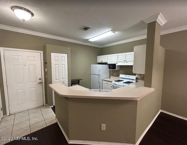 Foto del edificio - 13810 Sutton Park Dr N