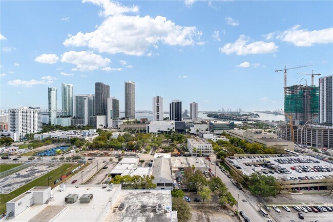 Foto del edificio - 1600 NE 1st Ave