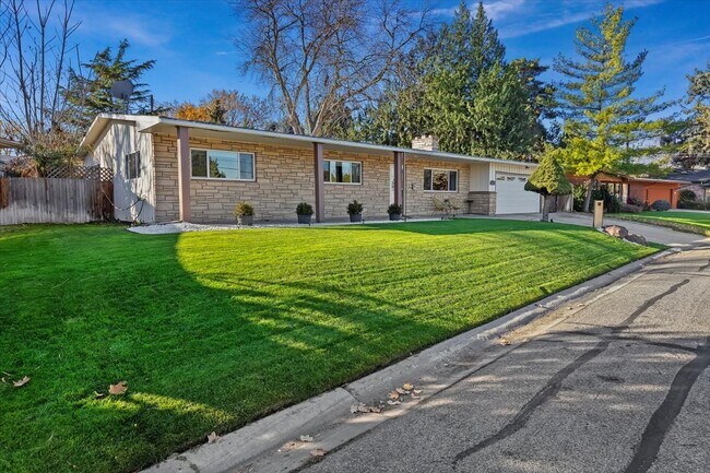 Building Photo - 5101 Bel Air St