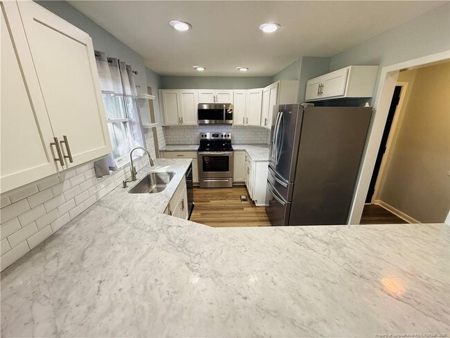 Building Photo - 300 Wedge Ct