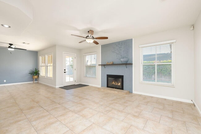 Building Photo - 3713 Cll San Antonio