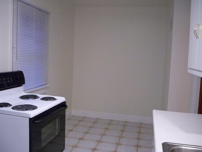 Foto del edificio - 331 W Cedar St