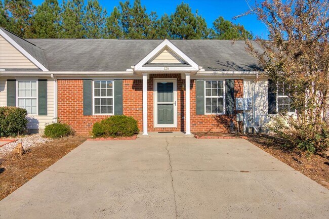 Building Photo - 226 High Point Way