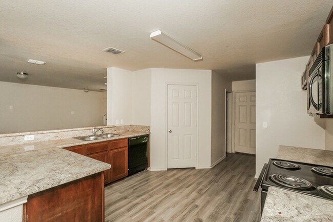Foto del edificio - 6203 Heathers Bend