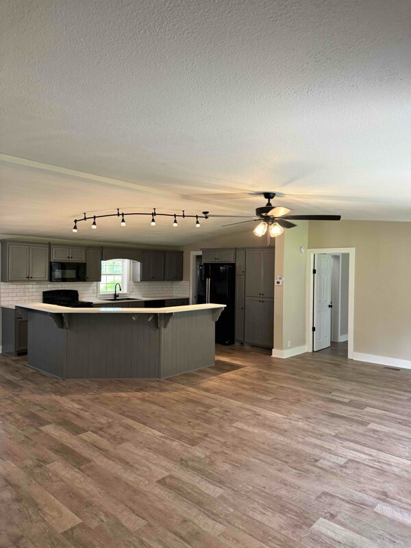 Foto del edificio - 2584 Black Jack Rd